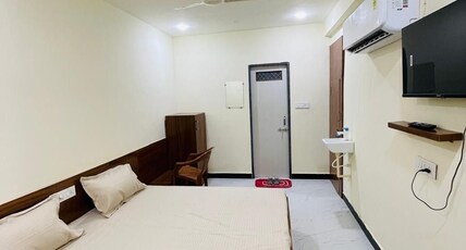 Hotel deluxe palace Agar malwa Room Type - Ac room