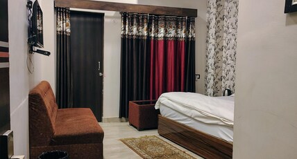 SWASTIKA INN Room Type - Bedroom 104