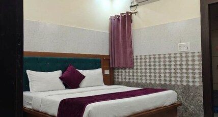 Hotel Gayatri Dham Near Prem Mandir Room Type - Deluxe Double Bed Room