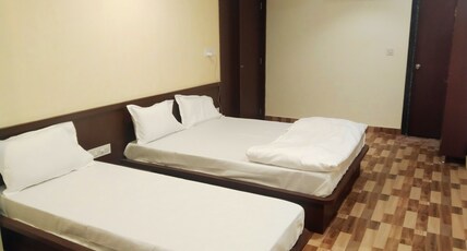 Hotel Raj Inn Room Type - Twin Double Room