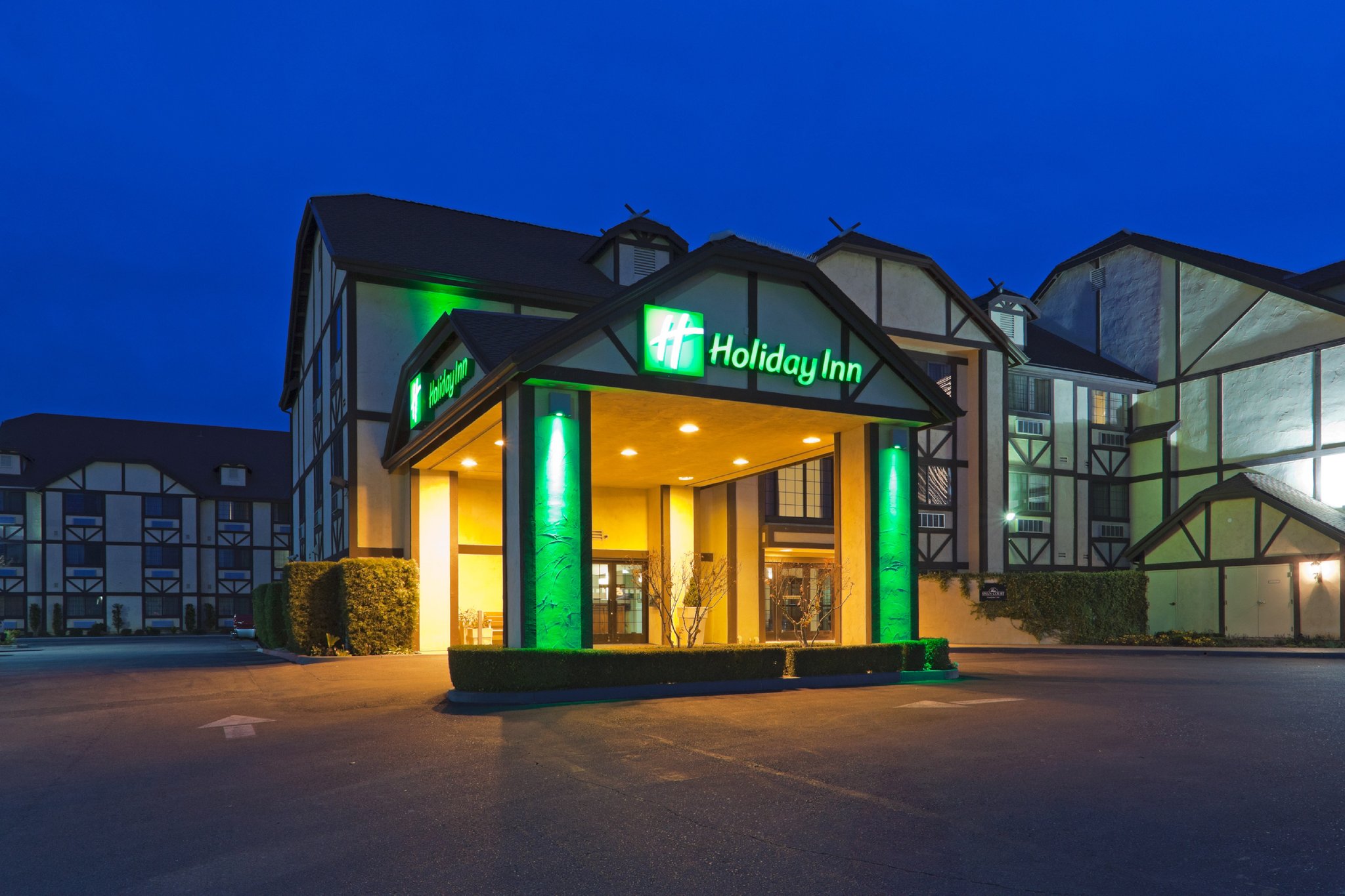 Holiday Inn Selma - Swancourt - Tap to explore photos