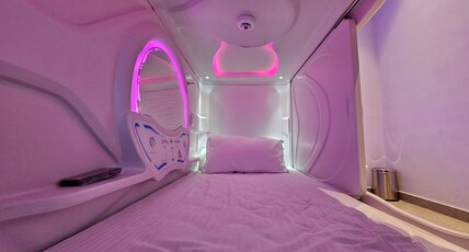 DG Pods Hotel Room Type - Dual Private Pods Single