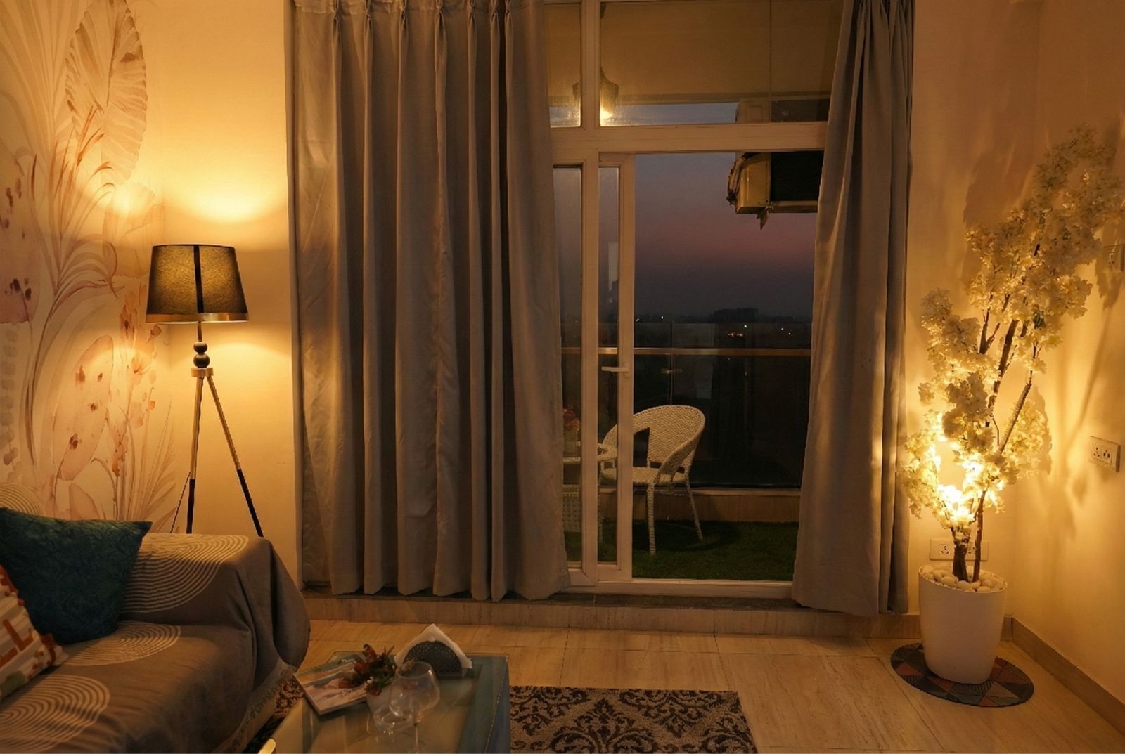 Spectrum Metro Mall Luxurious 1BHK with City View - Tap to explore photos
