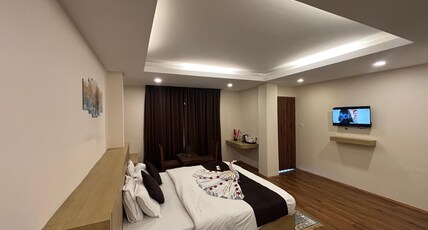 Hotel Swastik Inn Room Type - Premium Mountain View Room with Balcony