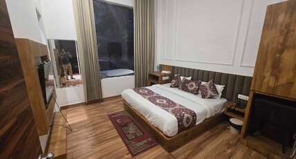 Hotel O ak pride Room Type - Classic