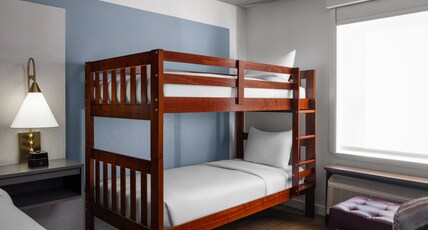 Aggieland Boutique Hotel Room Type - 1 King 1 Bunk Bed Premium