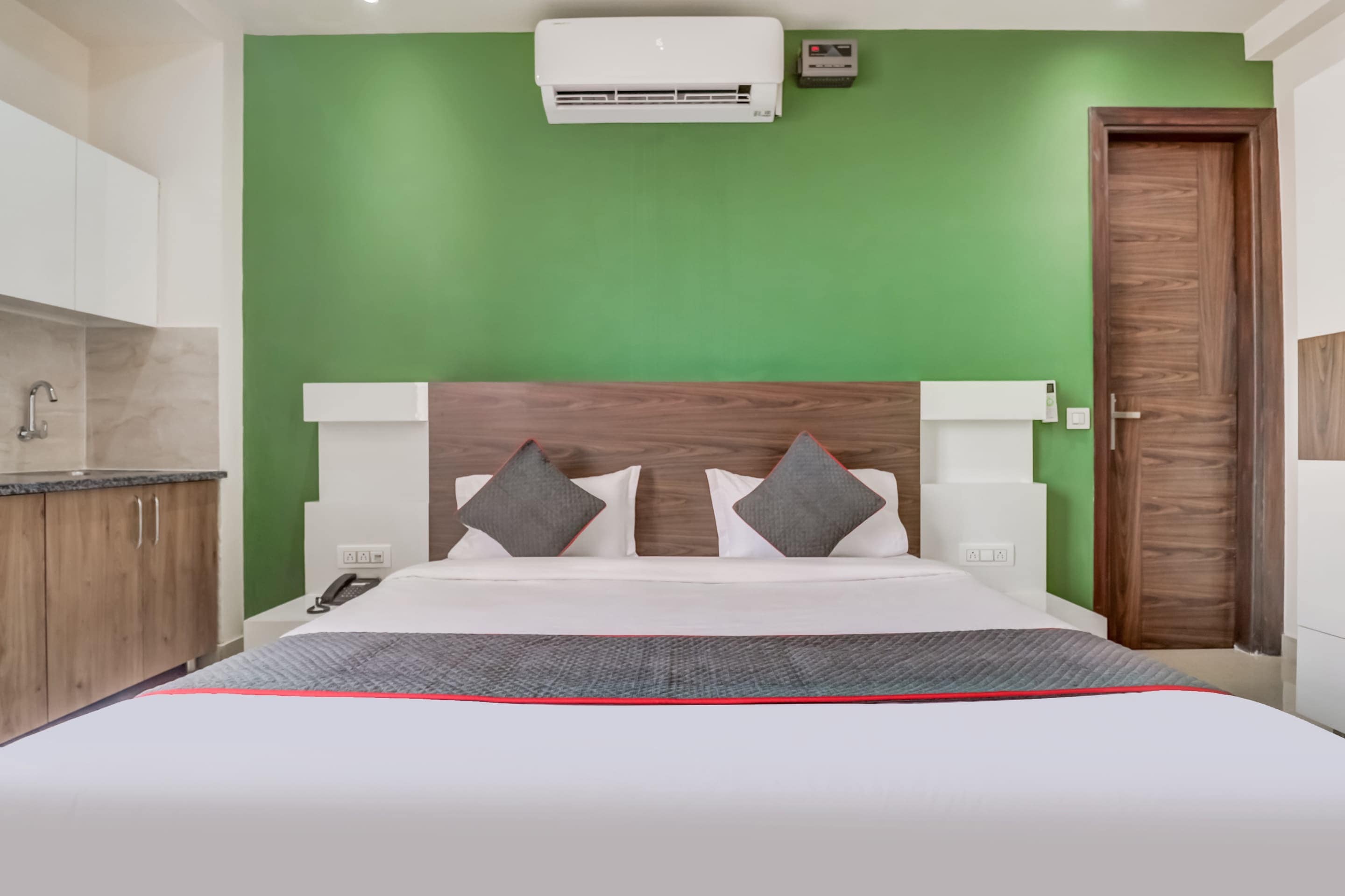 Hotel O Metro suites - Tap to explore photos