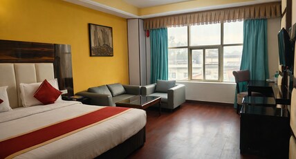 Hotel The Pearl Room Type - Executive Suite Room with Work Desk