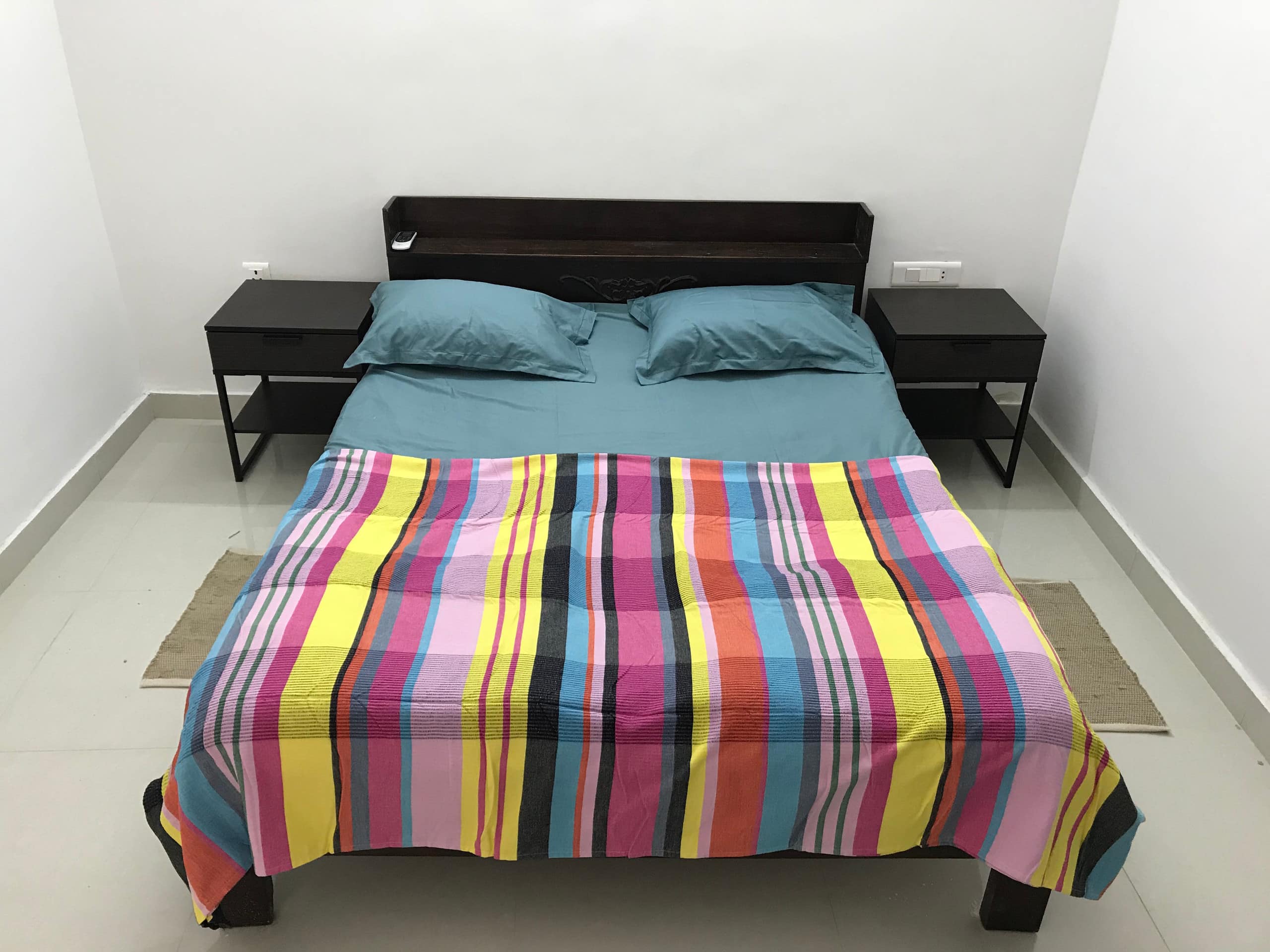 CENTRALLY LOCATED HIP 1 BEDROOM APARTMENT - Tap to explore photos