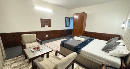 Shanti Cafe - Signature Stays Manali Room Type - Superior Mountain Suite with Private Balcony Shanti Cafe - Signature Stays Manali Room Type - Superior Mountain Suite with Private Balcony