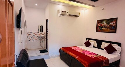 Amritt palace Near Ram Mandir Room Type - Deluxe Ac Room 