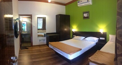 Panchgani Cottages | Rooms & Caretaker Room Type - Luxury A/C Deluxe Room