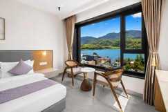 Rooms of Hotel Himalayan with Ganga View Rooms - 2 minutes walk to Ganga Ghat