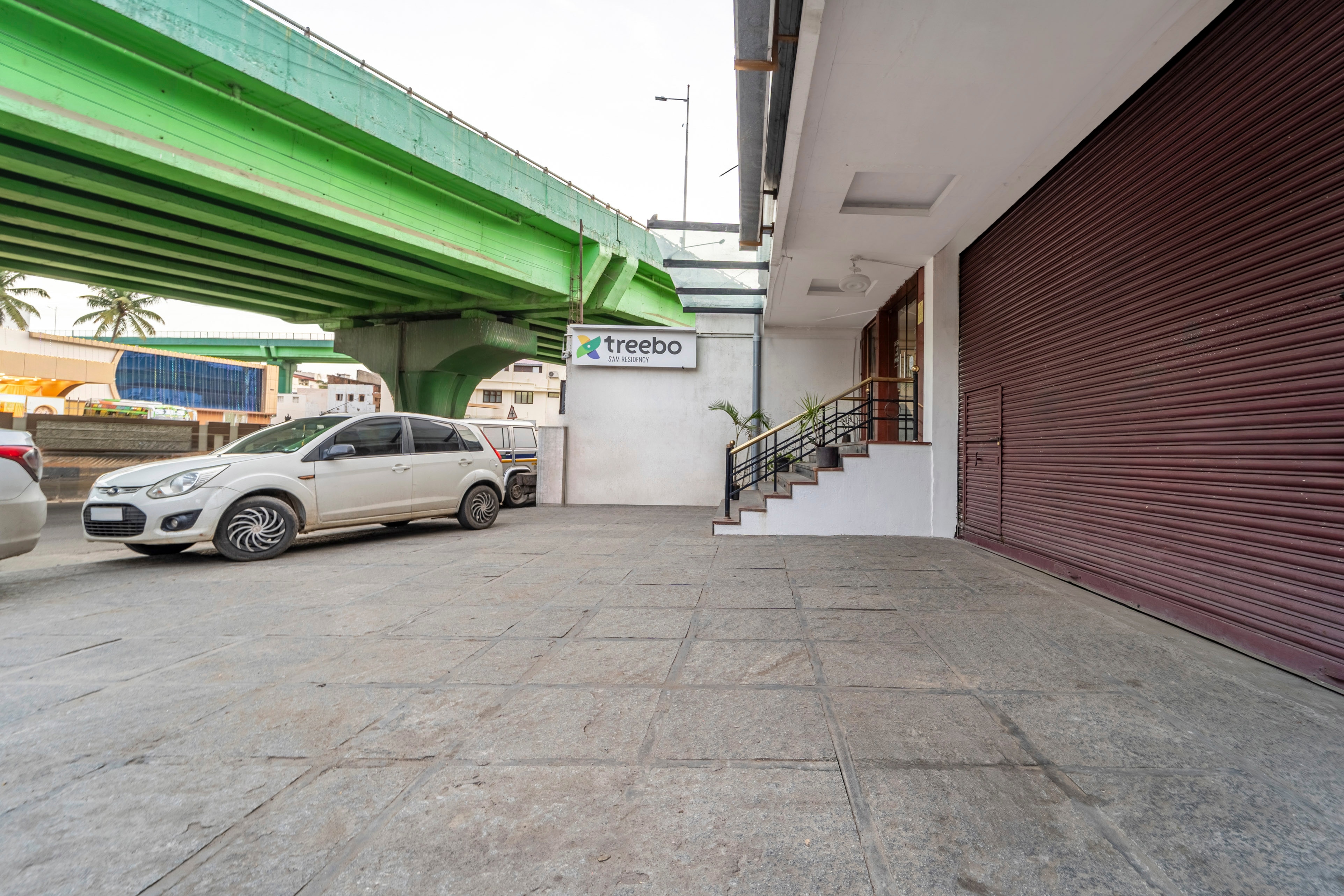 Treebo Sam Residency - Tap to explore photos