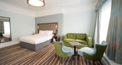 Wrexham Llyndir Hotel By Belvilla Room Type - Standard Family Room for 4