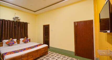 FabHotel Golden Imperial Room Type - Deluxe Room