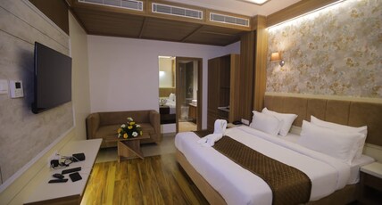 SHREE SHIVAY NAMASTUBHYAM HOTEL Room Type - Premium Room