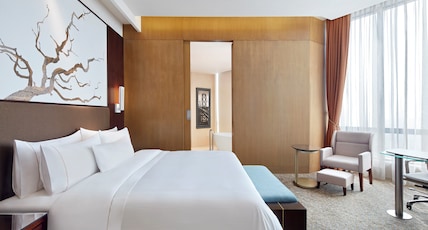 The Westin Kolkata Rajarhat Room Type - Deluxe Suite with Bathtub, Living Room & Airport Transfer The Westin Kolkata Rajarhat Room Type - Deluxe Suite with Bathtub, Living Room & Airport Transfer