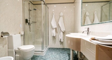 Best Western Hotel Tre Torri Room Type - Suite-2 Rooms 2 Beds, Jacuzzi, Free Pay Tv, Mini Bar, Wi-Fi, Garage Parking