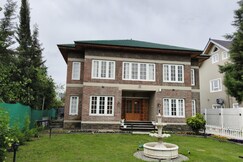 Gulberg Cottage - Family & Couple Rooms near Srinagar Airport
