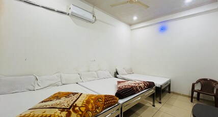 Shiv Mahima |500 Metres from Railway Station Room Type - Family Room