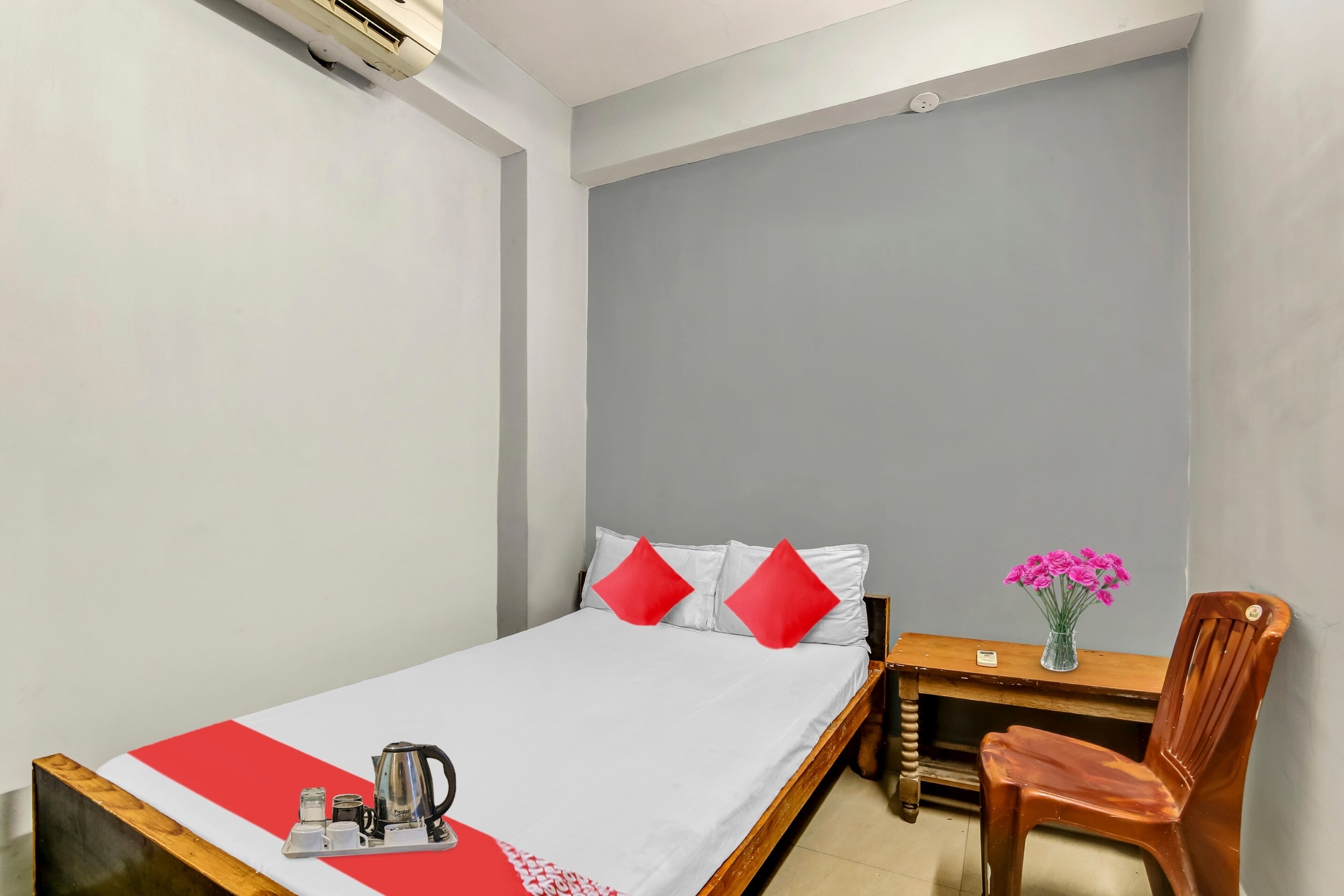OYO 82524 Hotel Ganpati - Tap to explore photos