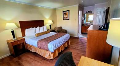 Best Western Plus Northwoods Inn