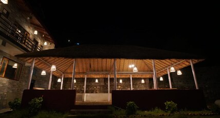 The cliff house on the ridge Bhimtal Room Type - Double Room with Lake view