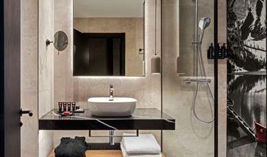 Radisson RED Hotel, Madrid Room Type - Standard Room - High Floor Radisson RED Hotel, Madrid Room Type - Standard Room - High Floor