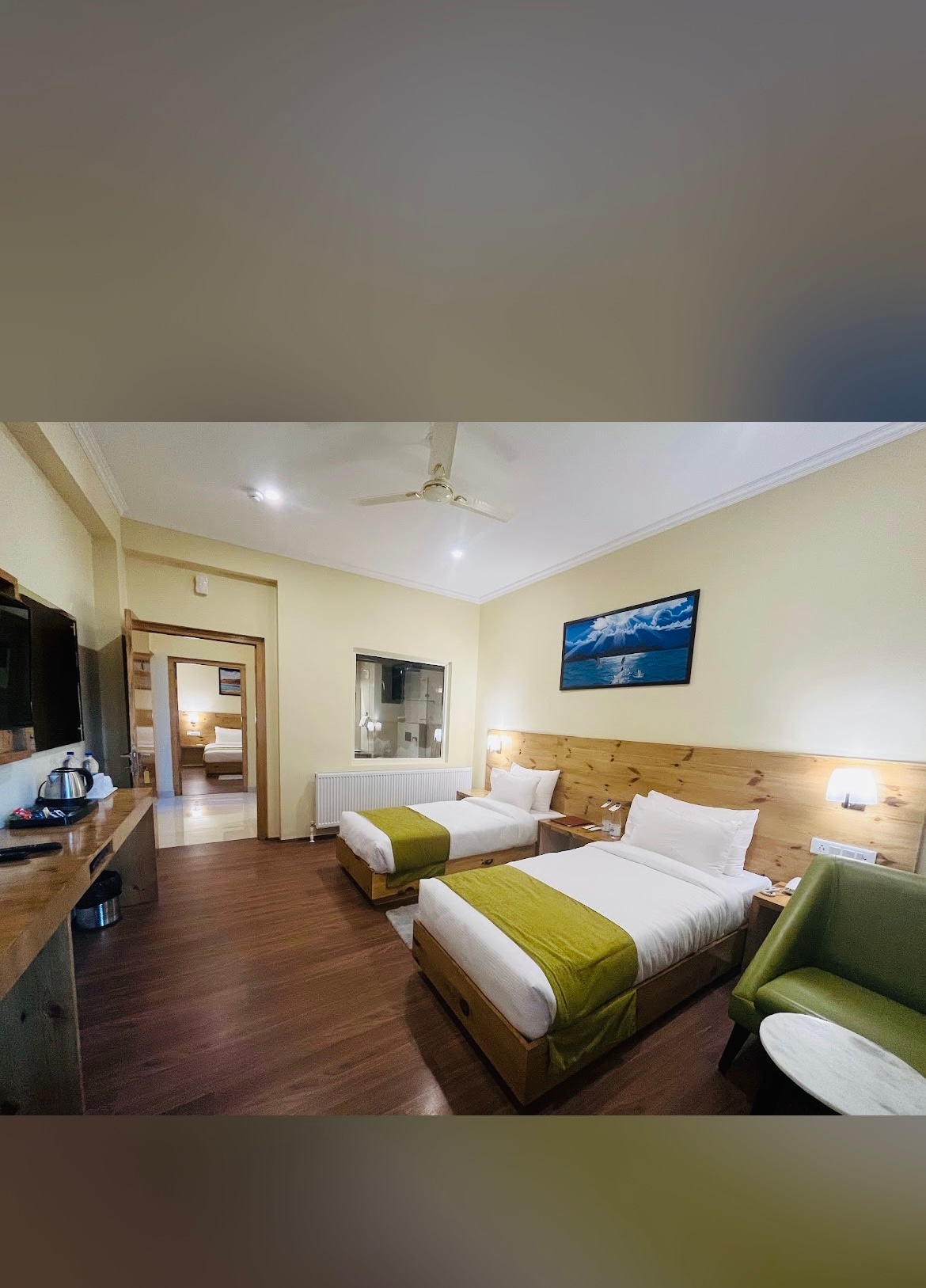 Hotel Crown Himalaya - Tap to explore photos