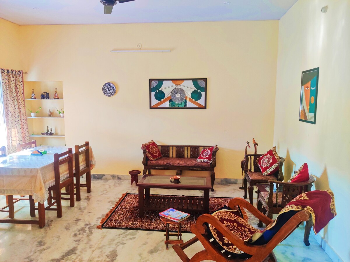 The Urban Retreat Homestay - Tap to explore photos