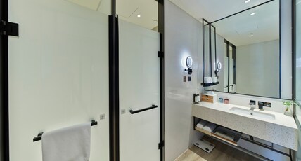 EVEN Hotel Nanjing Yangtze River, an IHG hotel Room Type - 1 King Premium