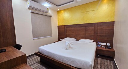 HOTEL STARWAY Room Type - STANDARD ROOM - QUEEN BED HOTEL STARWAY Room Type - STANDARD ROOM - QUEEN BED