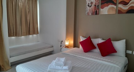Island Patong Beachfront Hotel Room Type - Superior City View with Balcony Island Patong Beachfront Hotel Room Type - Superior City View with Balcony