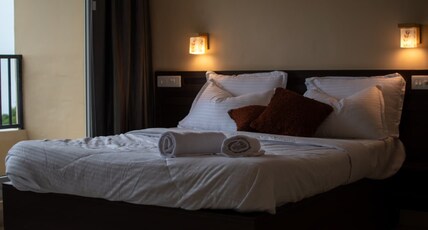 Biglaand Dew Castle Room Type - Suite Room With Balcony