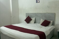 Address of The PETRA HOTEL