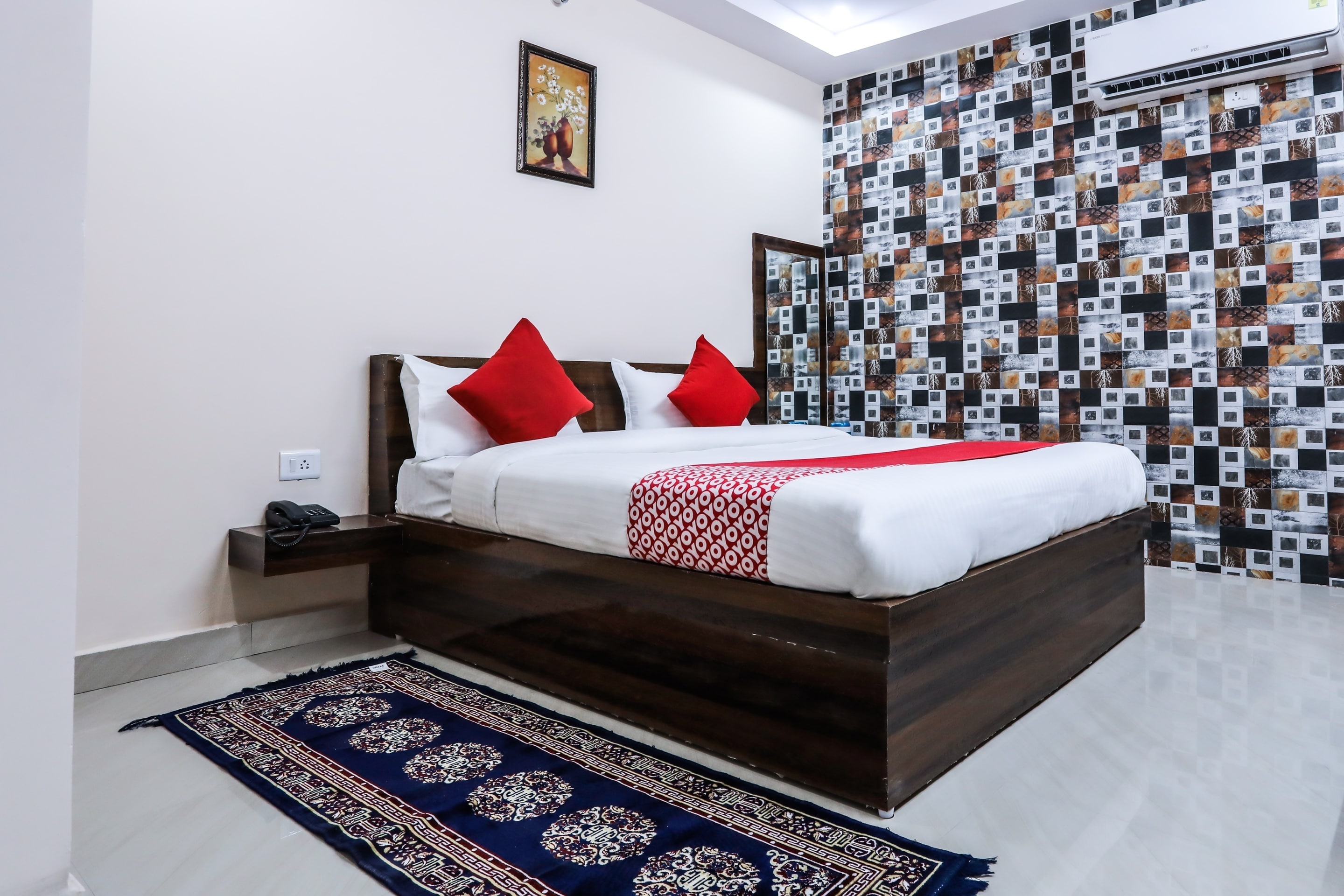 Super Hotel O Smart City - Tap to explore photos