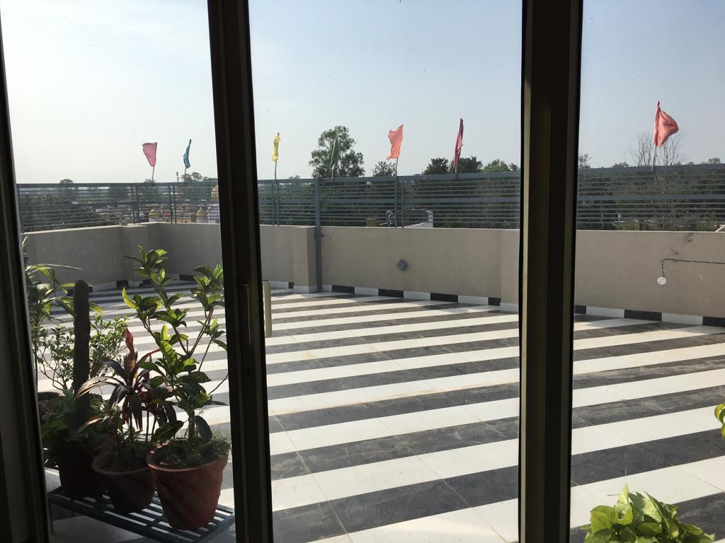 Hotel 21 - Next to Chandigarh Railway Station - Tap to explore photos
