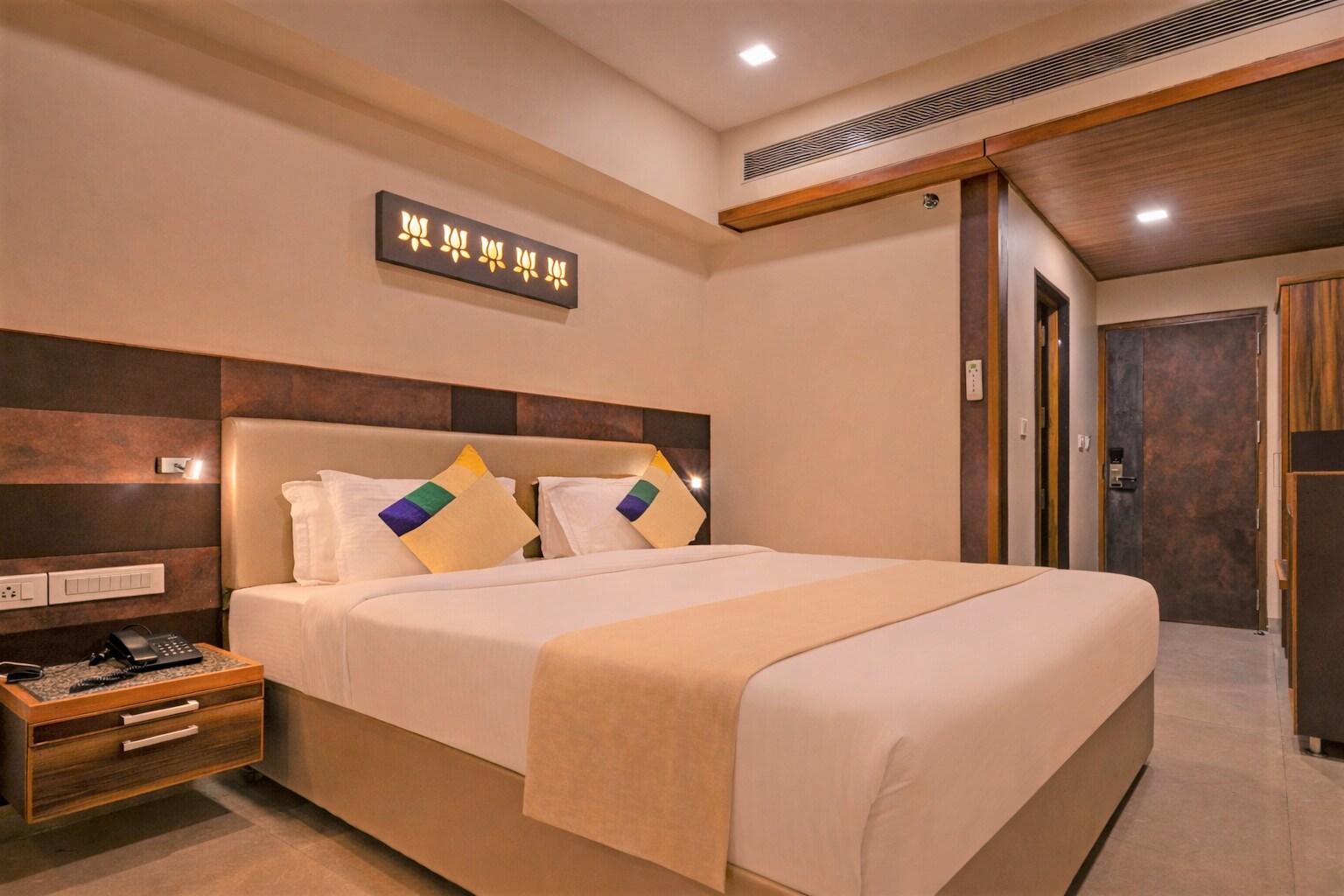 Hotel Mandovin - A Premium Hotel In Udaipur - Tap to explore photos