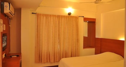 Hotel Shanthi Inn Room Type - Deluxe