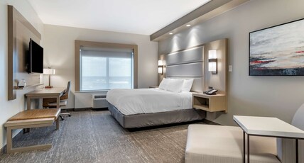 Best Western Premier Prince Albert Room Type - Accessible - 1 King, Mobility Accessible, Roll In Shower, Microwave And Refrigerator, High Speed Int