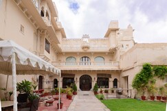 7BR Royalty 446 Year Old stay by Homeyhuts