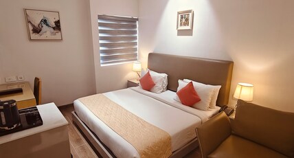 Hotel Mayberry - A Bergamont Hotel Room Type - Premium King