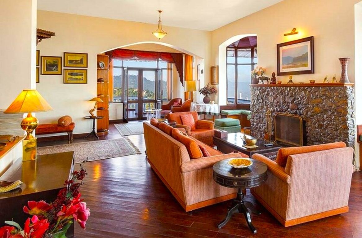 V are Family Trishul | 4BHK Villa with Mountain View & BBQ near Mall Road - Tap to explore photos