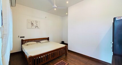 Fort Divine Room Type - Deluxe King AC Room -01(White)
