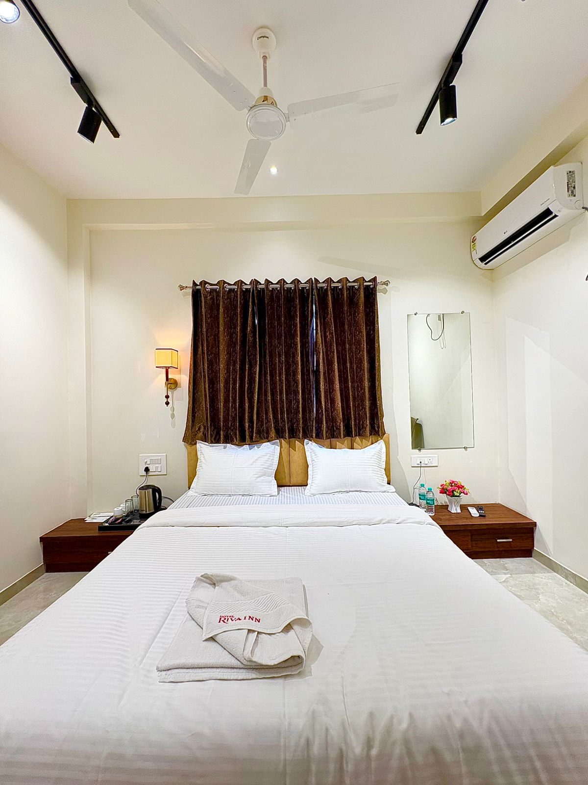 Hotel Riva Inn( 2 Min walk, 200 Mtrs from Miraj Railway Station ) - Tap to explore photos