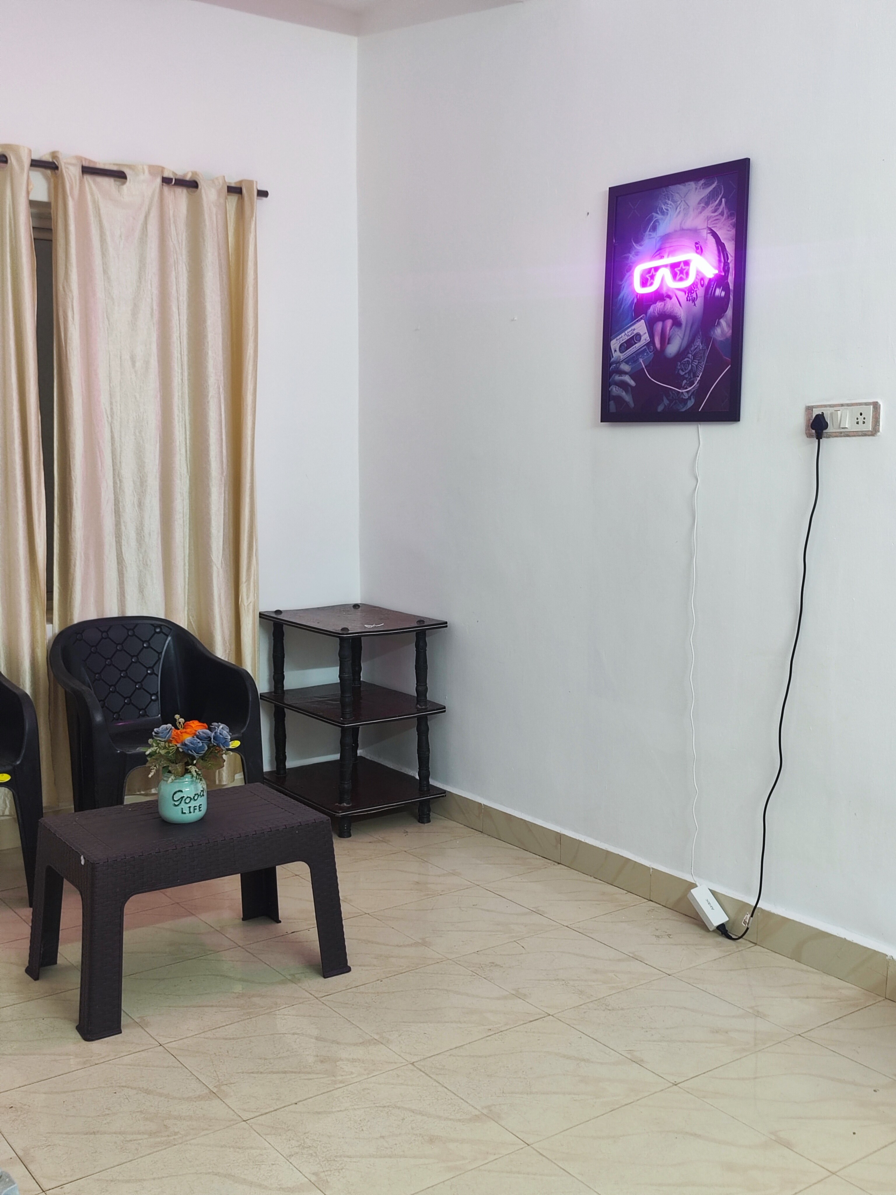 Beautiful 1BDR with Balcony and Large Living Room - Tap to explore photos