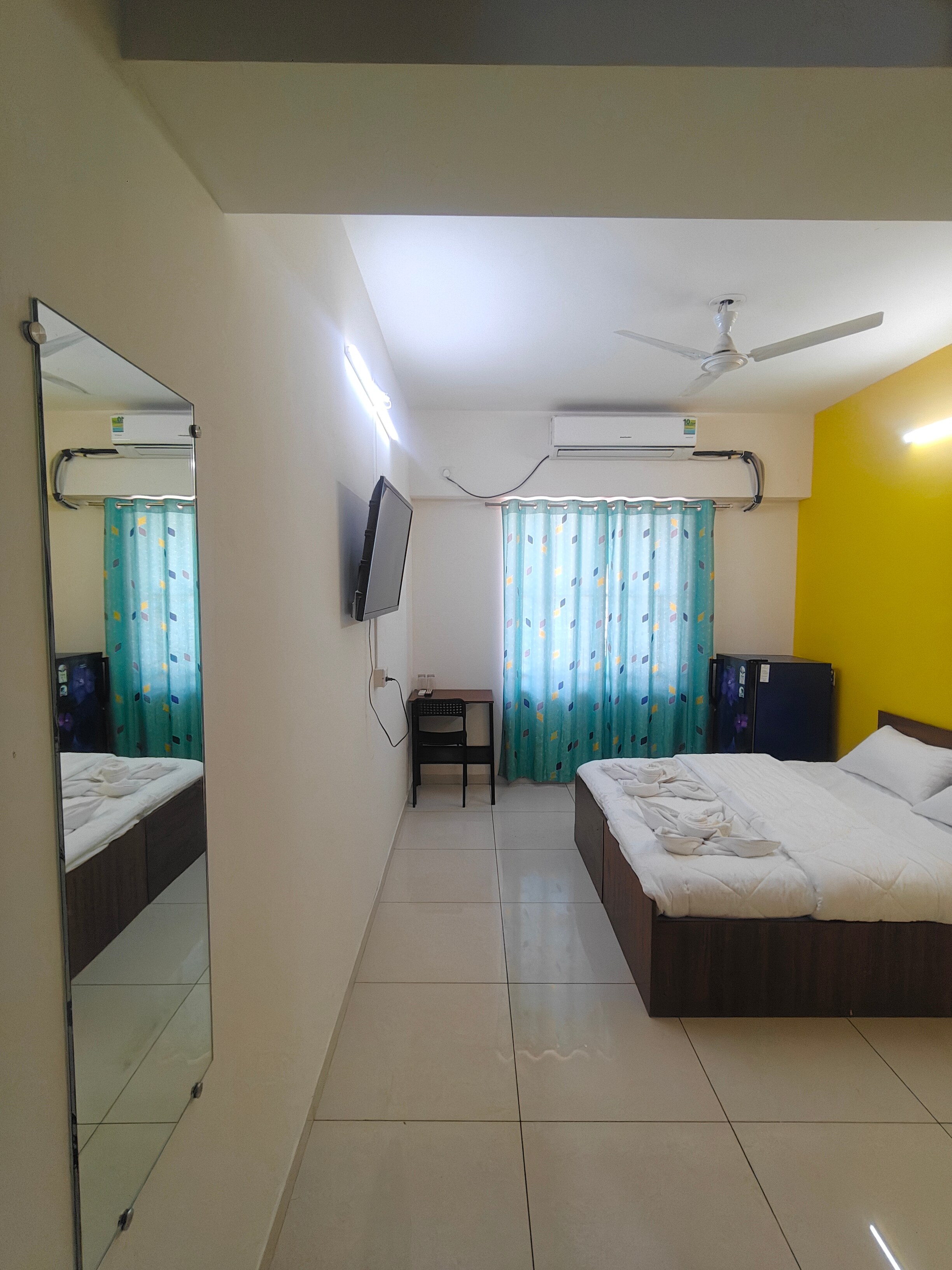 Stavy stay (Hinjewadi phase 1) - Tap to explore photos