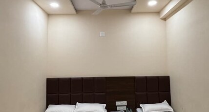 Meera Nivas Stay Room Type - Deluxe room for 3 person