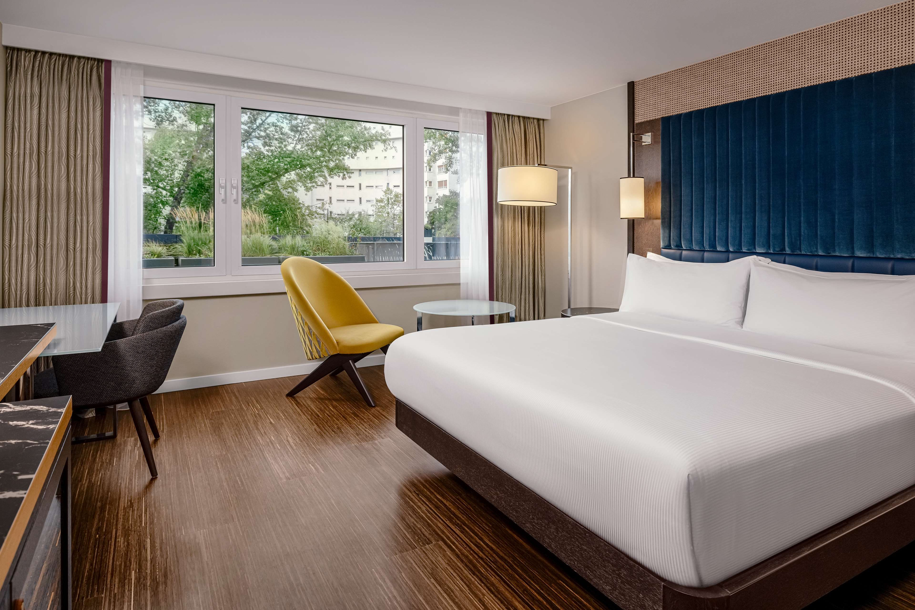 Hilton Vienna Danube Waterfront - Tap to explore photos